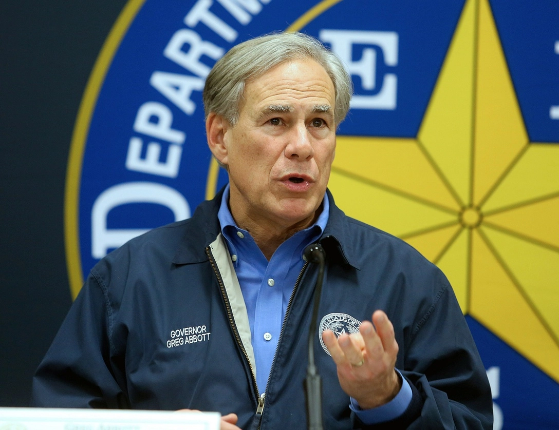 El republicano Greg Abbott, gobernador del estado de Texas, en marzo pasado. Foto Ap