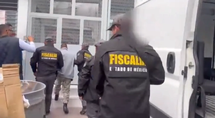 El presunto asesino del estudiante del Colegio Militarizado Aztlán fue llevado al reclusorio de Cuautitlán. Foto @FiscaliaEdomex