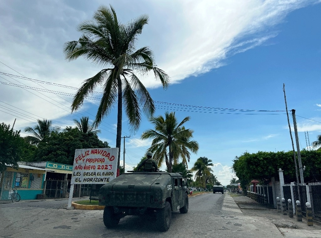 Elementos de la Sedena realizan tareas de vigilancia en Frontera Comalapa, Chiapas, el 24 de septiembre de 2023. Foto Alfredo Domínguez