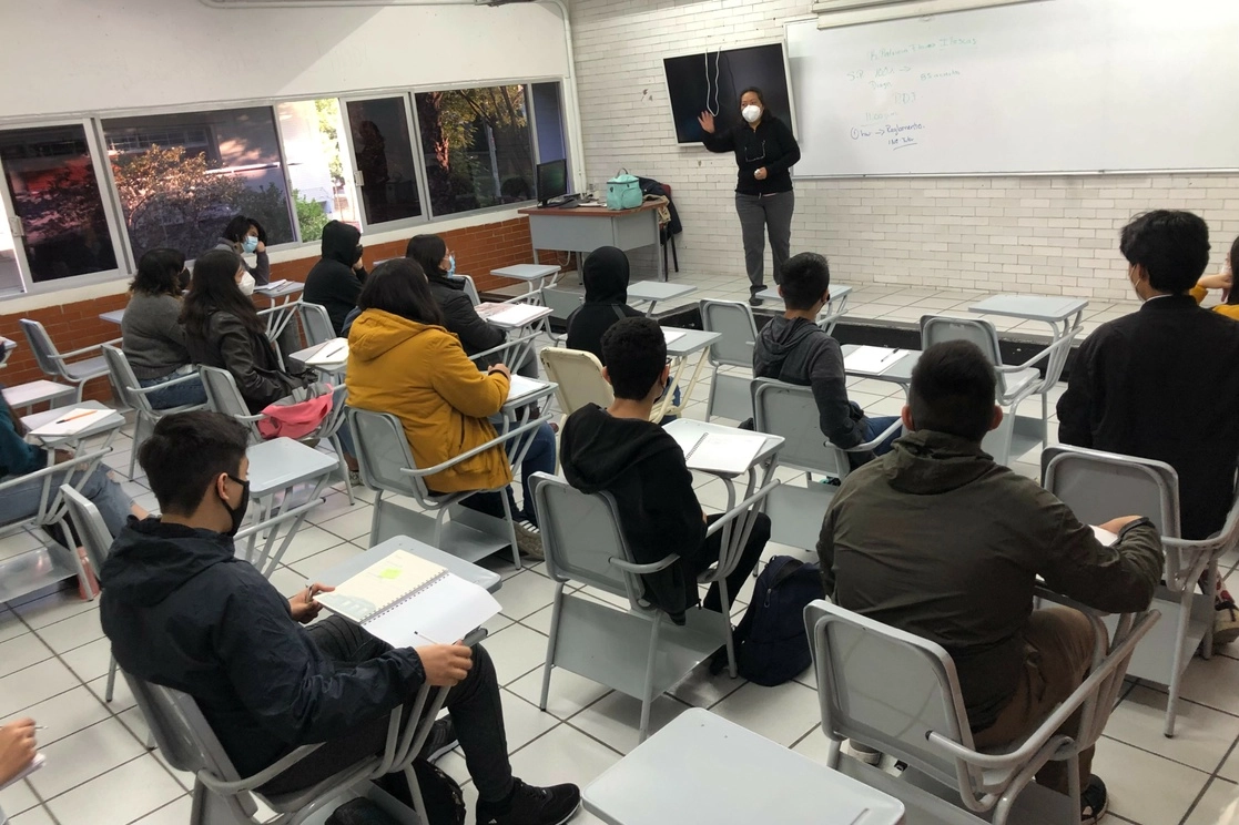 Unos 170 millones de infantes y adolescentes fueron afectados en América Latina por la suspensión de clases a causa del covid-19. Foto Luis Castillo / Archivo  