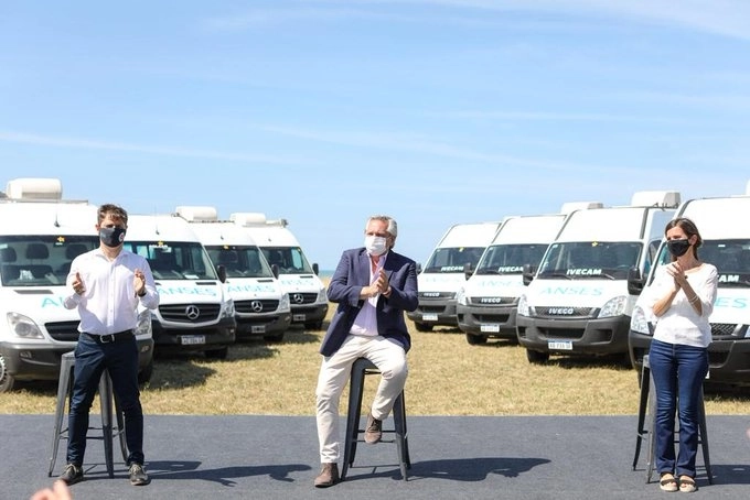 El presidente de Argentina, Alberto Fernández, es señalados por organizaciones rurales de especular con el precio de lo maíz y las exportaciones. Foto @alferdezprensa