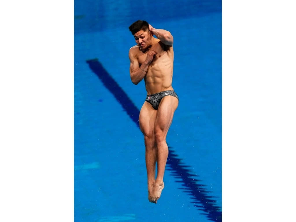 El clavadista jalisciense Osmar Olvera (en imagen de archivo) sumó 476.79 unidades en la prueba de trampolín de tres metros. Foto Ap