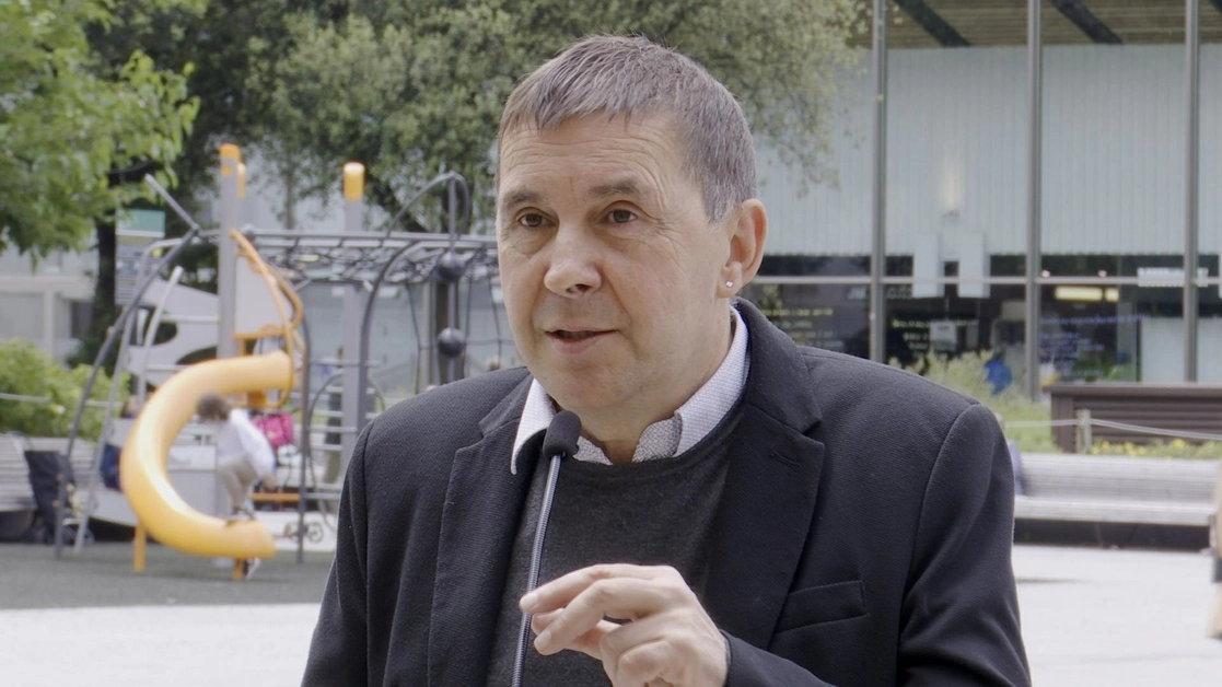 El líder de la izquierda aberzale, Arnaldo Otegi, señaló que está negociando con el gobierno español, del socialista Pedro Sánchez, la salida de prisión de hasta 200 presos de ETA a cambio de apoyar los presupuestos. Foto Europa Press / Archivo