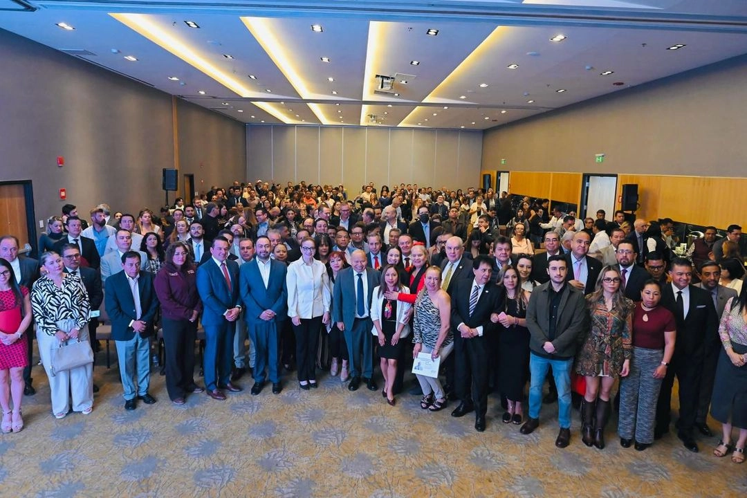Comunidad empresarial junto al alcalde de Tlalnepantla. Foto
