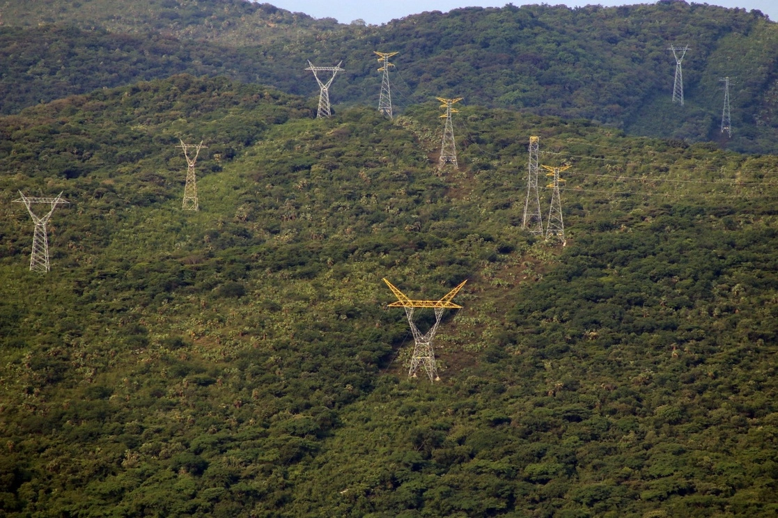 Antenas de la Comisión Federal de Electricidad en la Sierra de Montenegro, Morelos. Foto Cuartoscuro 
