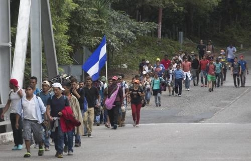 Una nueva caravana de migrantes saldrá este fin de semana de Chiapas en busca de llegar a Estados Unidos. Foto Ap/Archivo