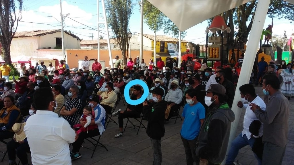 En redes sociales, el diputado Gerardo Fernández Noroña difundió imágenes de sus supuestos atacantes. Foto tomada del Twitter @fernandeznorona 