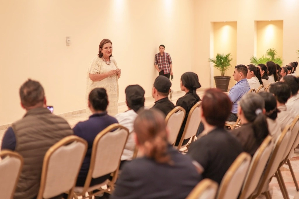 Reunión de la candidata con empresarios de Baja California Sur. Foto tomada de su perfil de X @XochitlGalvez