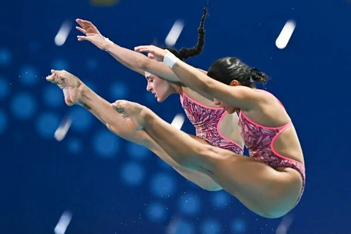En la tercera jornada del Campeonato Mundial de Natación, Osmar Olvera y Juan Celaya ganaron el segundo lugar en trampolín de tres metros. Olvera sumó su séptima presea en estas lides, la mayor cantidad para un clavadista mexicano. Alejandra Estudillo y Gabriela Agúndez, en sincronizados plataforma, también subieron al podio. La delegación lleva cinco medallas. 