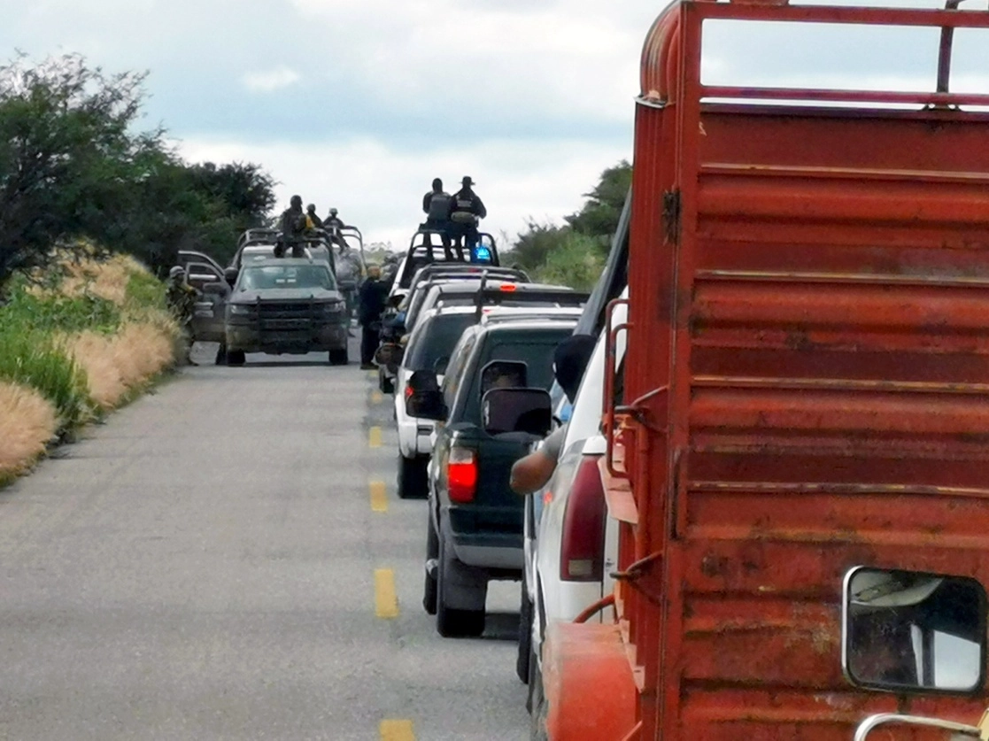 Policías y militares en Zacatecas. Foto 'La Jornada'
