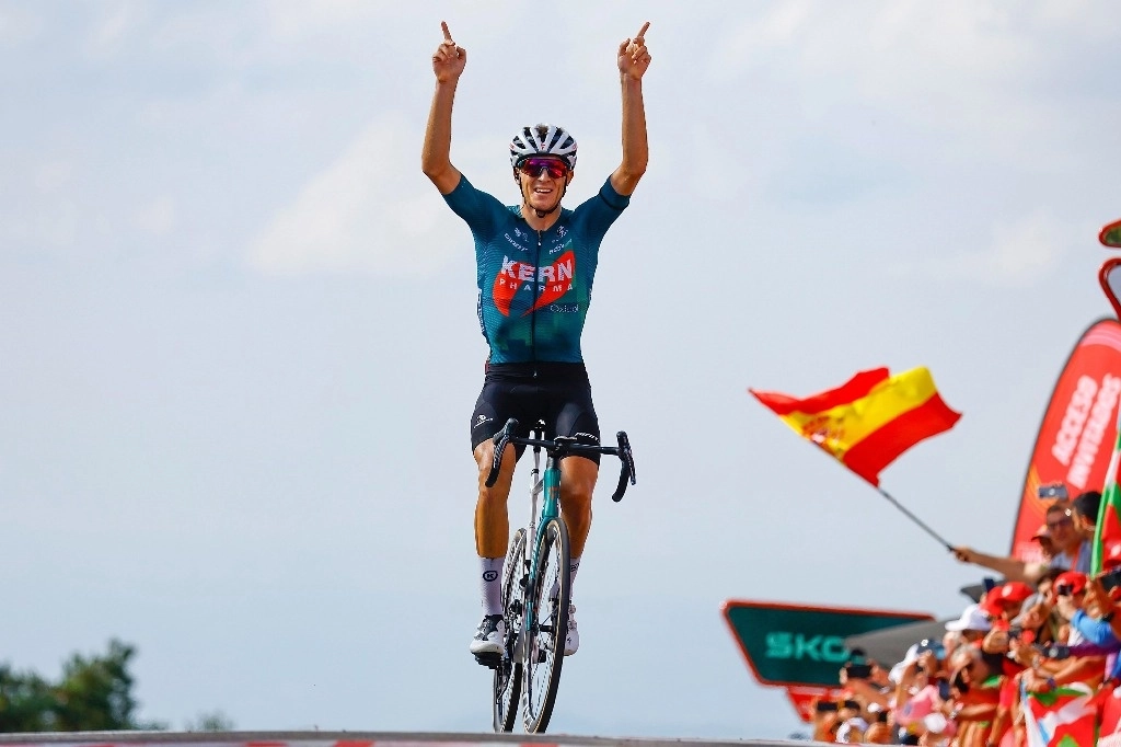El español, Pablo Castrillo, se coronó en la etapa 15 de la Vuelta a España; consiguió su segunda victoria parcial en la prueba ciclista. Foto Europa Press