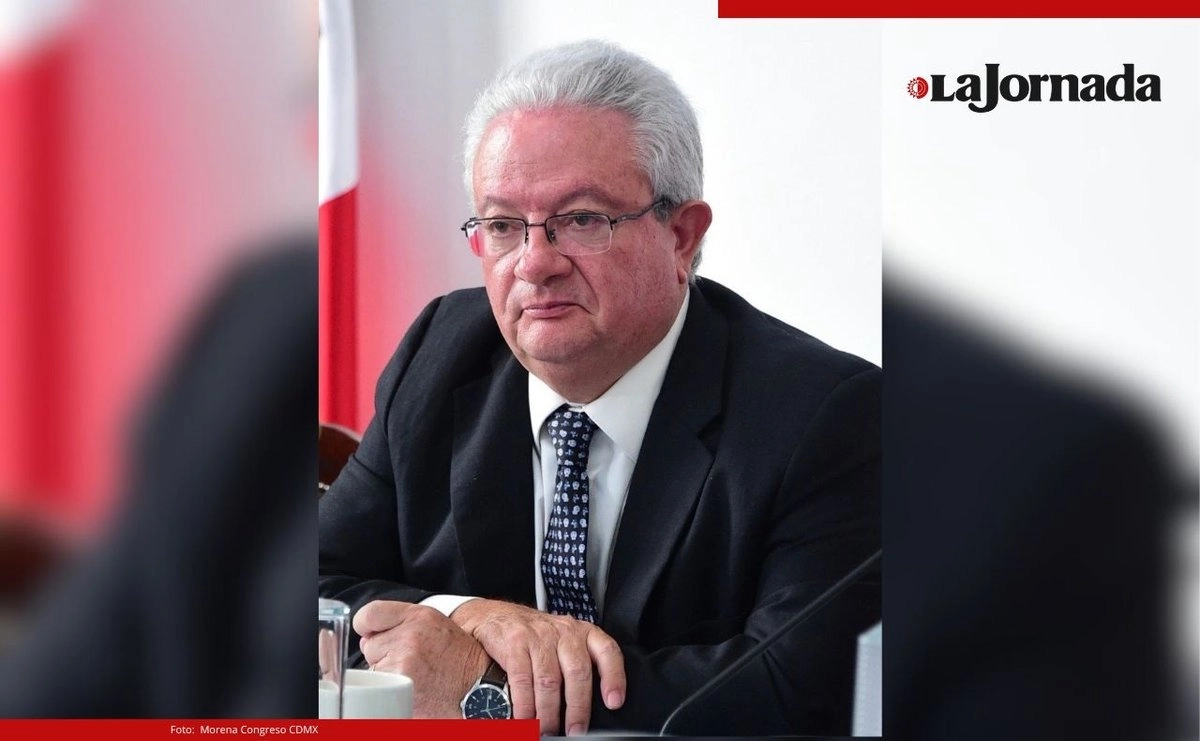 Pablo Yanez Rizo, aún titluar de la Sectei, compareció en el Congreso de la Ciudad de México, el 8 de noviembre de 2025. Foto