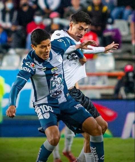 Una de las jugadas del encuentro. Foto Xolos