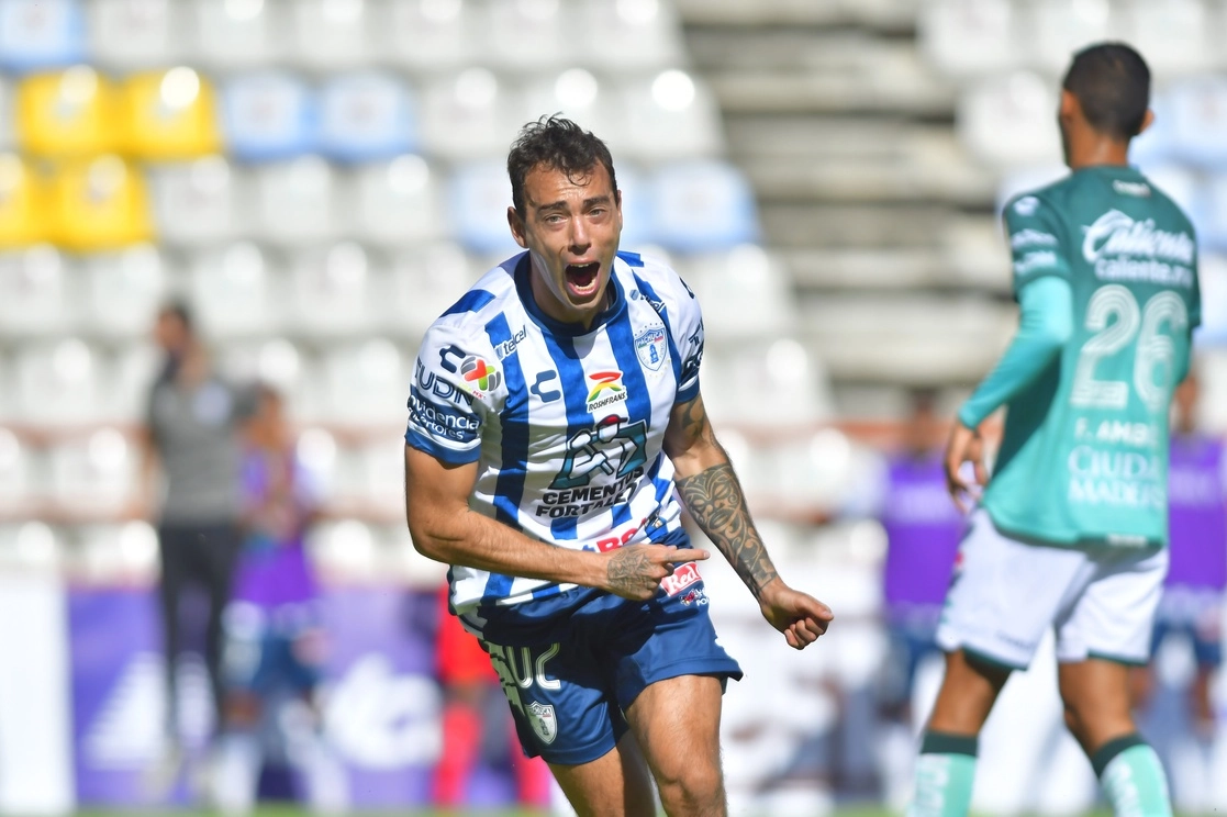 Matías Catalán de los ‘Tuzos’ del Pachuca fue el encargago de marcar el tercer gol de su equipo ante León, en la fecha uno del torneo Apertura 2021. Foto Tomada del Twitter @Tuzos
