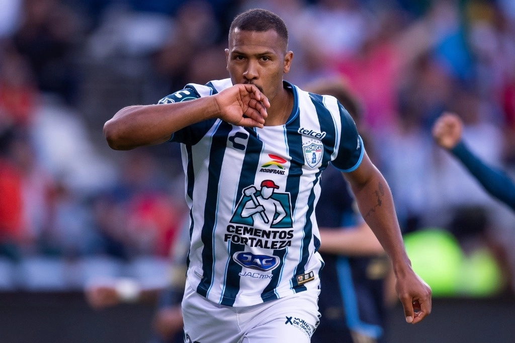 El delantero del Pachuca, Salomón Rondón anotó 'hat trick' en el encuentro. Foto Concacaf