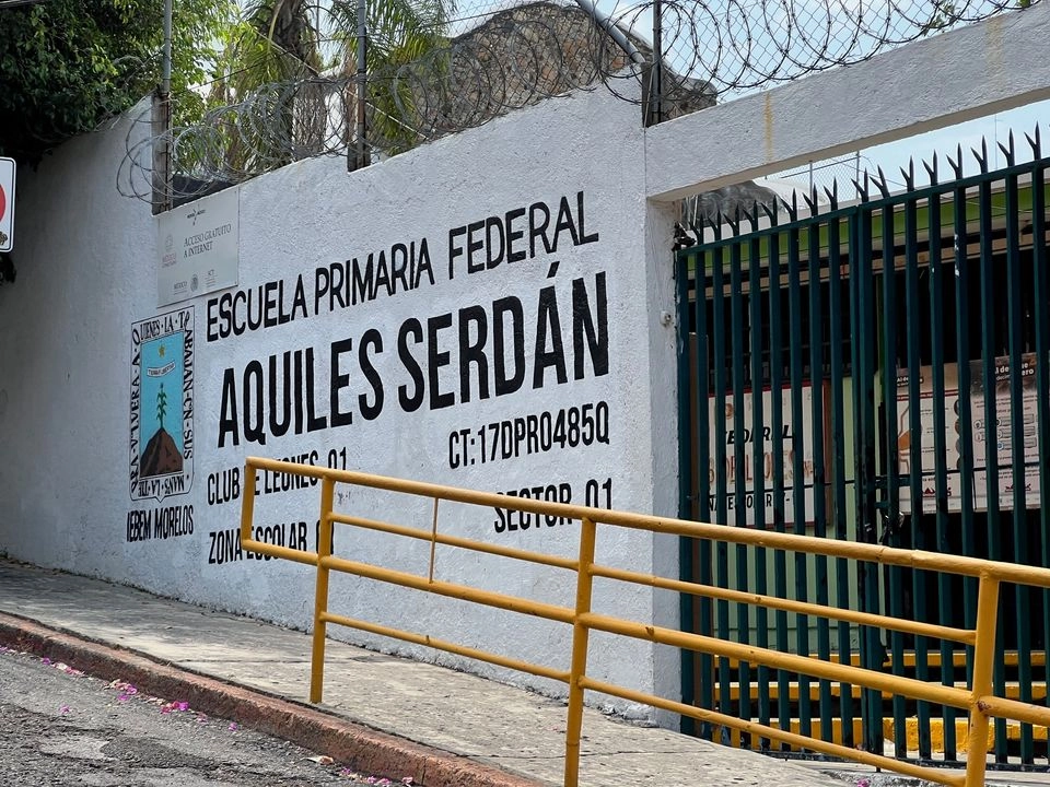 Los padres de familia exigieron al presidente municipal, José Luis Urióestegui Salgado, y a la gobernadora Margarita González, reforzar la seguridad de todos los planteles educativos.