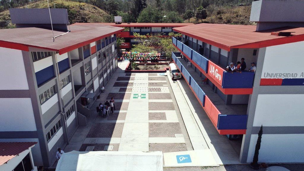 Instalaciones de la Universidad Autónoma de Guerrero, en imagen tomada del sitio de Facebook de la casa de estudios