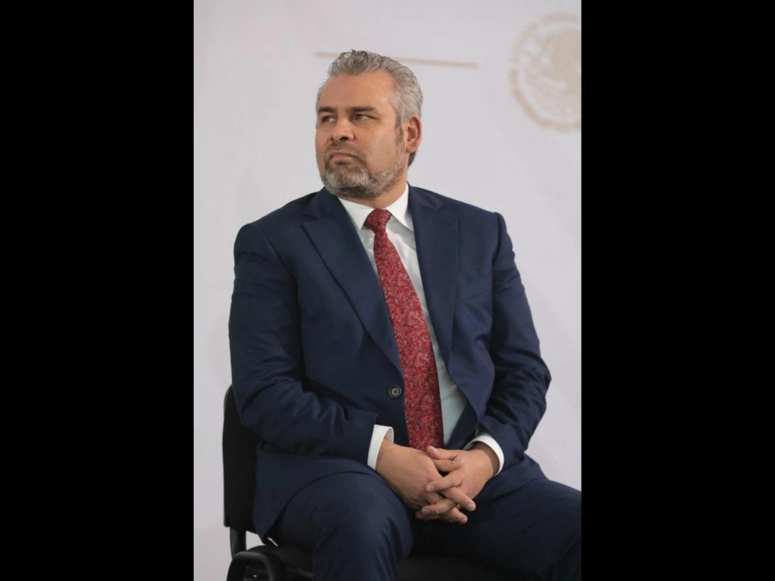 Los salarios, aguinaldos, prestaciones y bonos de los maestros están al cien por ciento garantizados, mencionó hoy el gobernador Ramírez Bedolla. Foto Cuartoscuro
