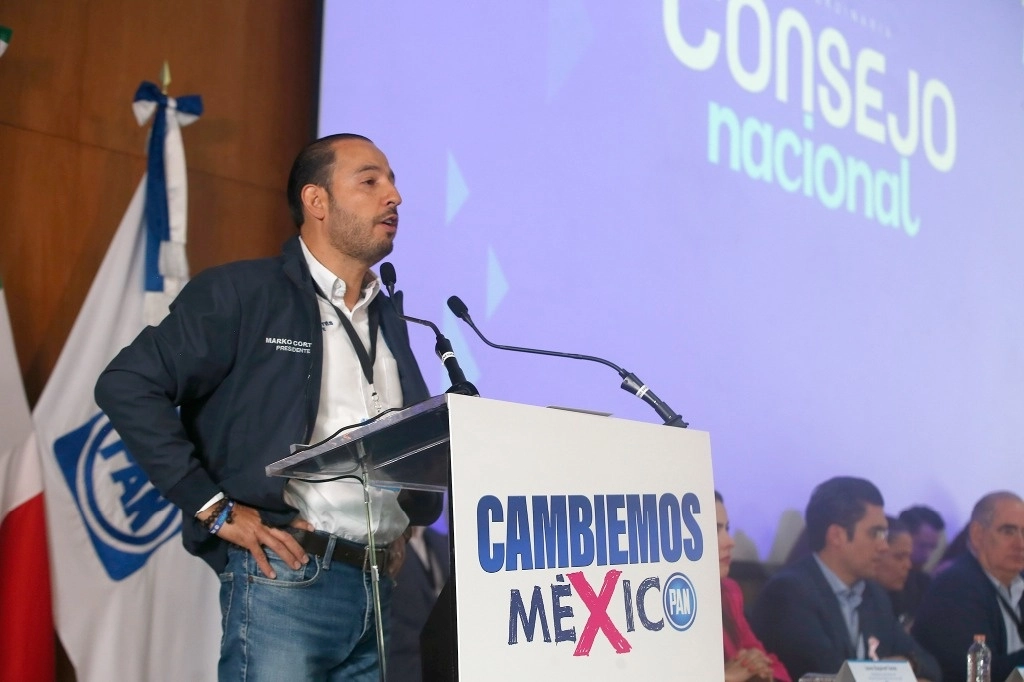 En el blanquiazul “estamos indignados por la comprobada complicidad de los partidos de Morena-Movimiento Ciudadano y por la ambición desmedida que puso al borde de una crisis constitucional a Nuevo León”, señaló el líder nacional del PAN, Marko Cortés. Foto José Antonio López / Archivo