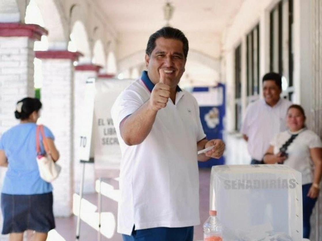 El dirigente del PRI en Tabasco, Dagoberto Lara Sedas, se reunió con sus homólogos del PAN y PRD, para acordar la conformación de la alianza con vista a las elecciones de 2021. Foto tomada del Facebook de @larasedasdagoberto
