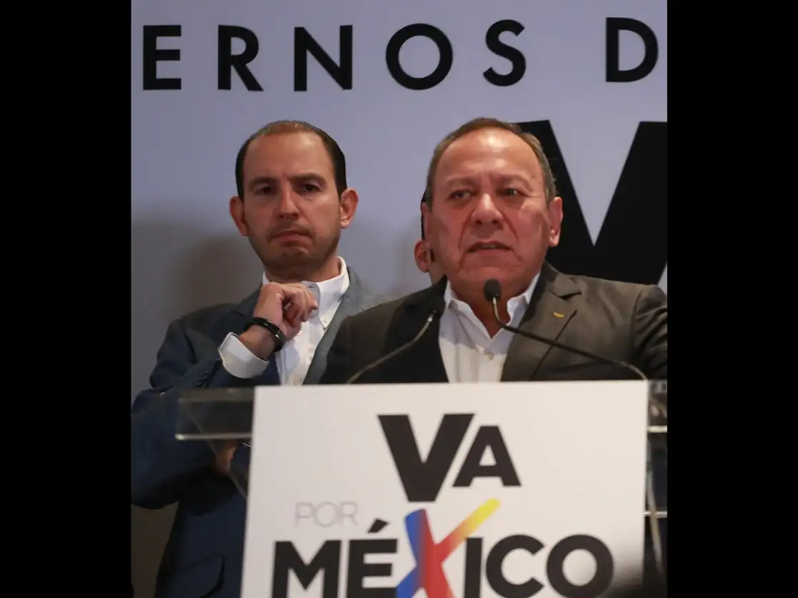 El comunicado conjunto fue firmado por los presidentes del PAN, Marko Cortés, y del PRI, Jesús Zambrano. Foto Luis Castillo / Archivo