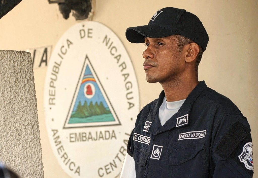 El expresidente panameño Ricardo Martinelli solicitó asilo en la embajada de Nicaragua, luego de perder el último recurso para anular una sentencia de casi 11 años de prisión. Foto Afp.