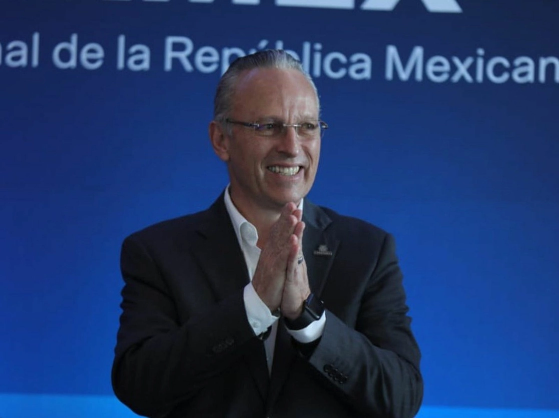 El argumento de proteger la seguridad de los ciudadanos con el Padrón Nacional de Usuarios de Telefonía Móvil es falaz, pues se pone en riesgo la privacidad de los datos personales, dijo José Medina Mora. Foto tomada del Twitter de @Coparmex
