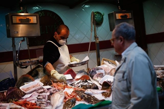 En un mercado de Barcelona, España. Foto Afp 