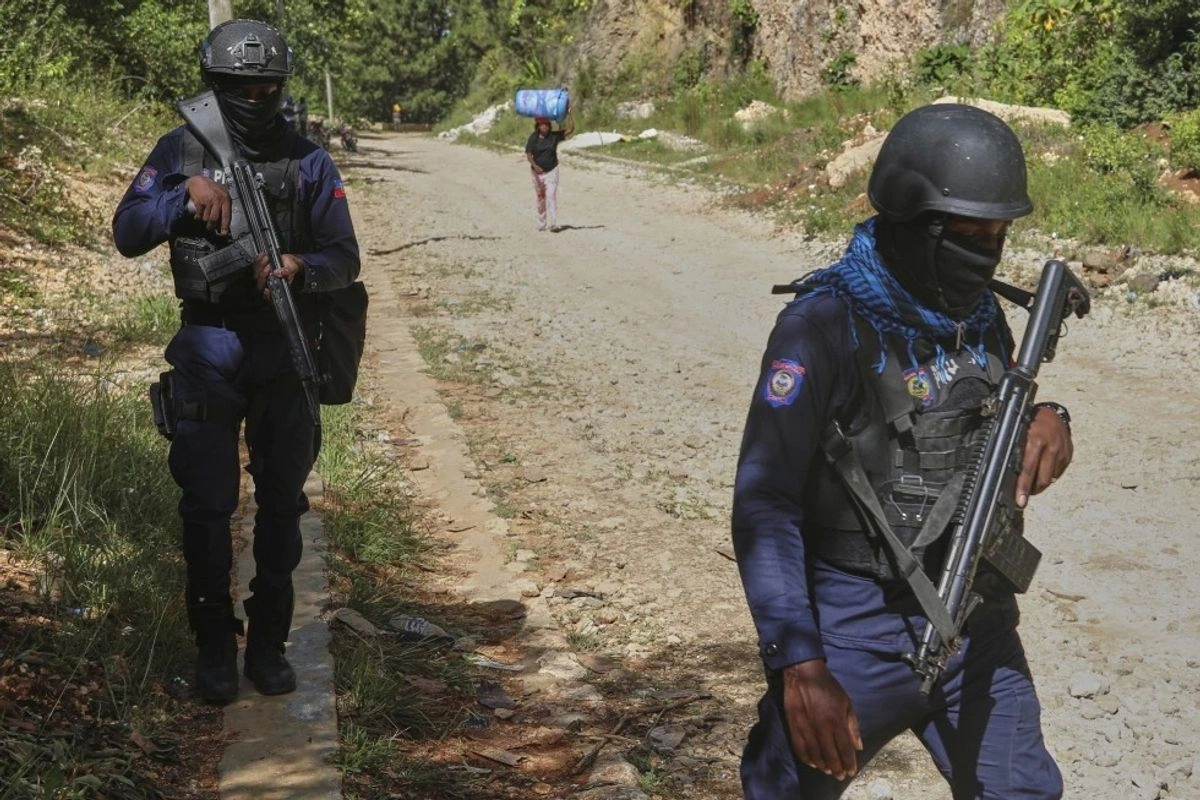 El funcionario dijo que la masacre fue provocada aparentemente por el asesinato de un líder delictivo local Cabaret, conocido como Vladimir. Foto