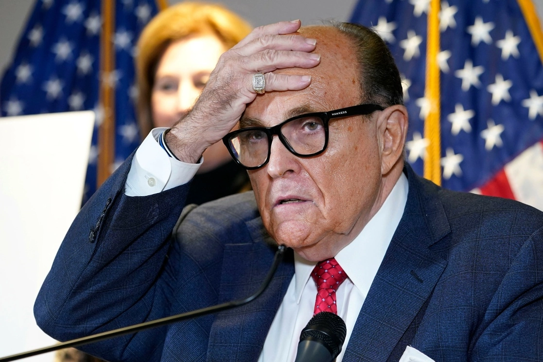 La comisión señaló que solicitó registros y declaraciones juradas de Giuliani en relación con su promoción de las afirmaciones de fraude electoral en nombre de Trump. Foto Ap