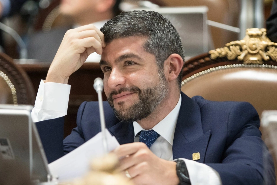 Mauricio Tabe, candidato de Acción Nacional a gobernar la alcaldía Miguel Hidalgo, figura en cuatro juicios por promoción personalizada mediante la pinta ilegal de bardas, colocación de lonas y publicación de propaganda ilegal en redes. Foto Cuartoscuro / Archivo
