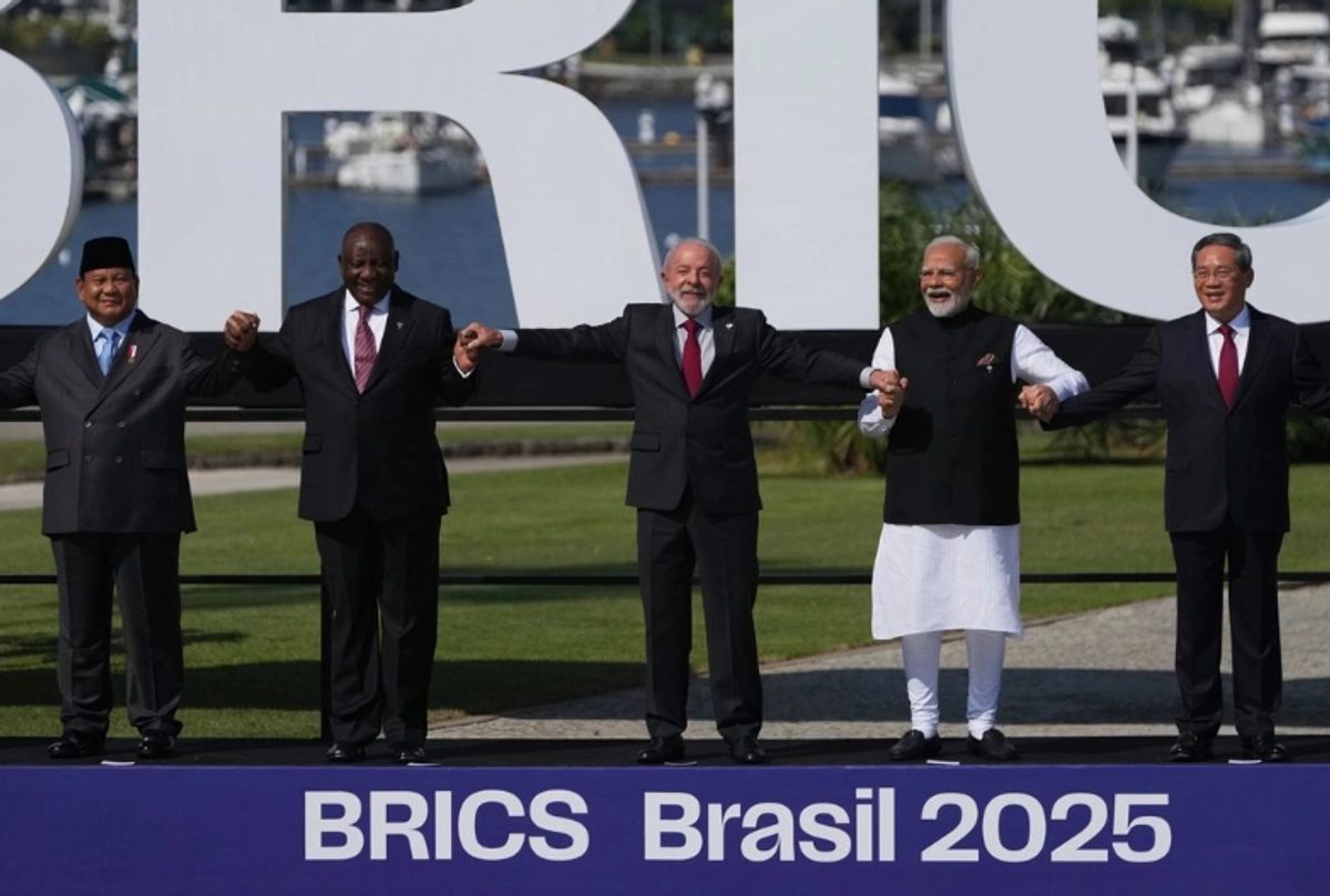 No es extraño que Donald Trump haya reaccionado contra el grupo, una muestra de que el BRICS puede ser algo más que sólo una molestia “no son una amenaza seria, pero, de seguir siendo miembros tendrán que pagar 10 por ciento de aranceles y, si quieren desafiar al dólar, tendrán que pagar un alto precio. Foto 