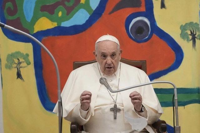 Imagen de archivo del Papa Francisco, quien en próximos días emprenderá una gira por Grecia y Chipre. Foto Afp