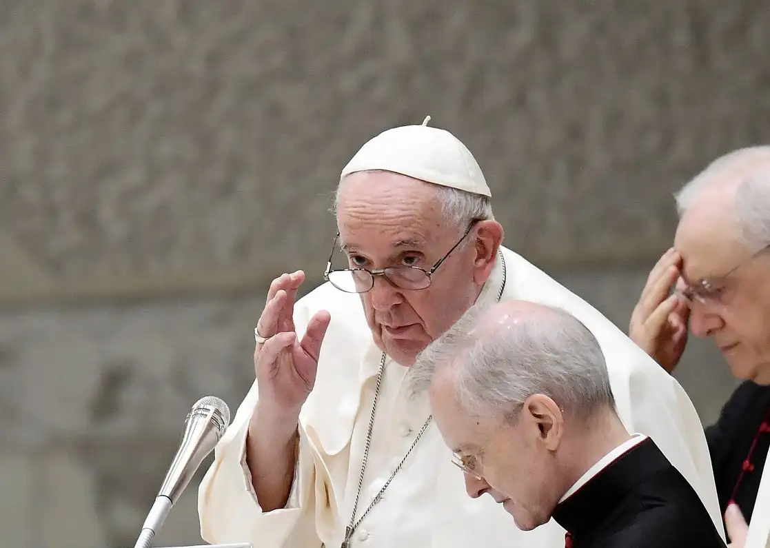 El papa Francisco pidió al mundo que se "evite el riesgo de un desastre nuclear" en Ucrania, el 24 de agosto de 2022. Foto Afp 