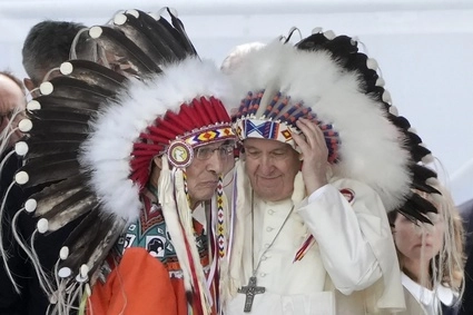 El papa Francisco durante una reunión con las comunidades indígenas de Canadá, el 25 de julio de 2022. Foto Ap