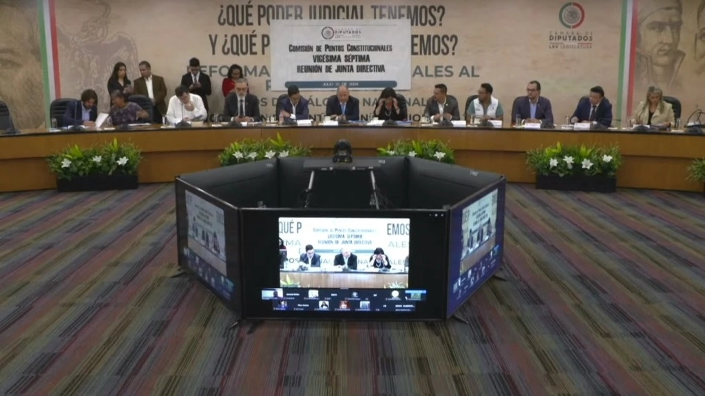 Captura de pantalla de la sesión pública de la Comisión de Puntos Constitucionales de la Legislatura.