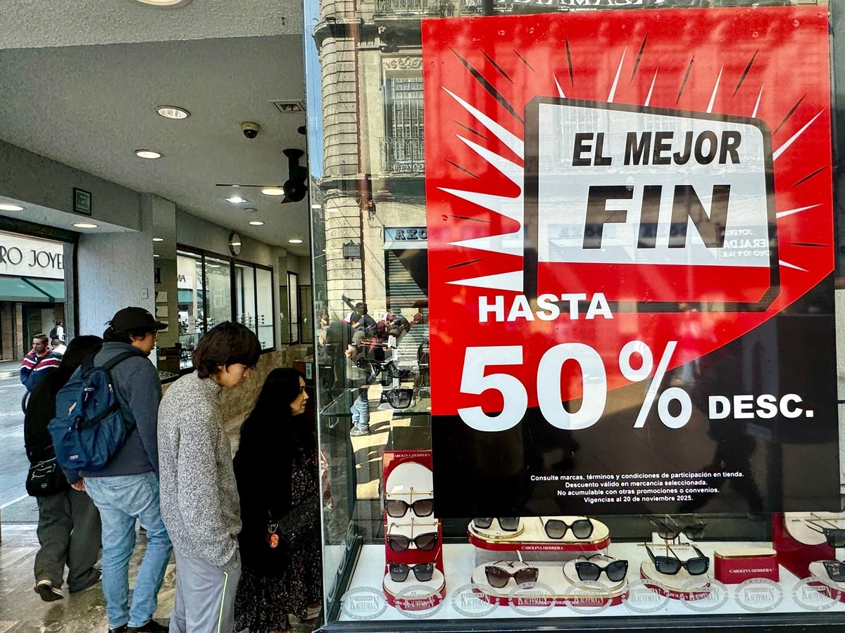 Tiendas del Centro Histórico ofrecen descuentos durante el Buen Fin, el 17 de noviembre de 2025. Foto 