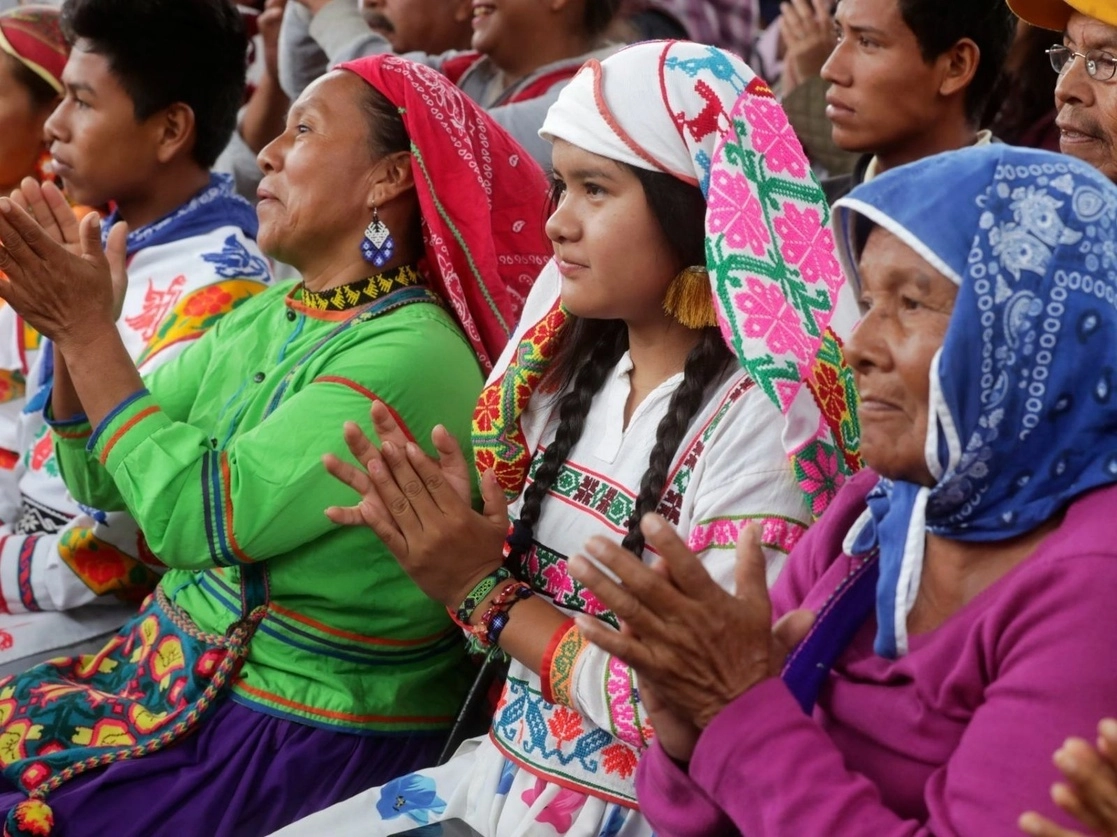La Plataforma Indígena Regional frente el Covid-19 advirtió que el acceso limitado que tienen los pueblos indígenas a vacunas, pone en riesgo la existencia misma de comunidades enteras. Foto Cuartoscuro / Archivo