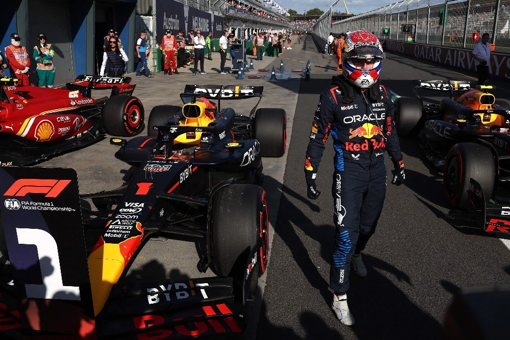 Max Verstappen se adjudicó la 'pole position' del GP de Australia. Foto Afp.