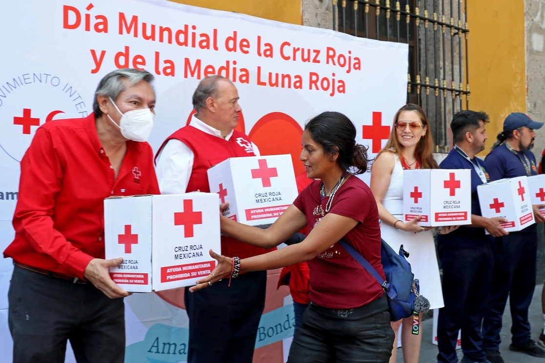 Durante la conmemoración del Día del Socorrista, la Cruz Roja entrego reconocimientos a los Técnicos en Urgencias Médicas. Foto Roberto García / Archivo

