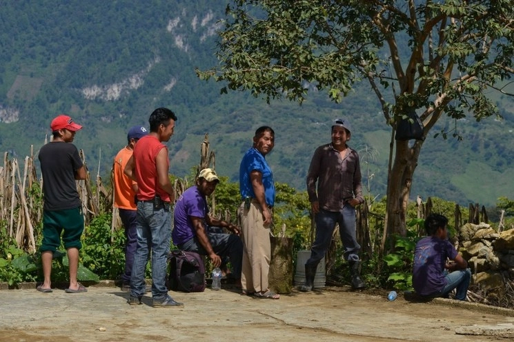 Pobladores tsotsiles de Magdalena Aldama, en los Altos de Chiapas. Foto Cuartoscuro / Archivo