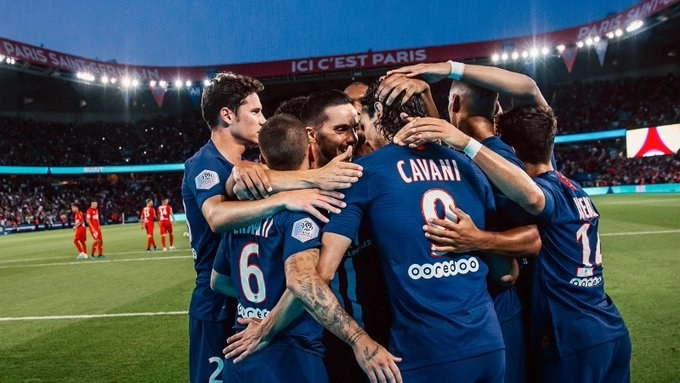"Deseamos dedicar este título de campeón a todo el personal médico y a otros héroes del día a día, cuyo compromiso y abnegación desde hace muchas semanas tienen toda nuestra admiración", dijo el presidente del club, Nasser Al Khelaifi. Imagen tomada de @PSG_espanol