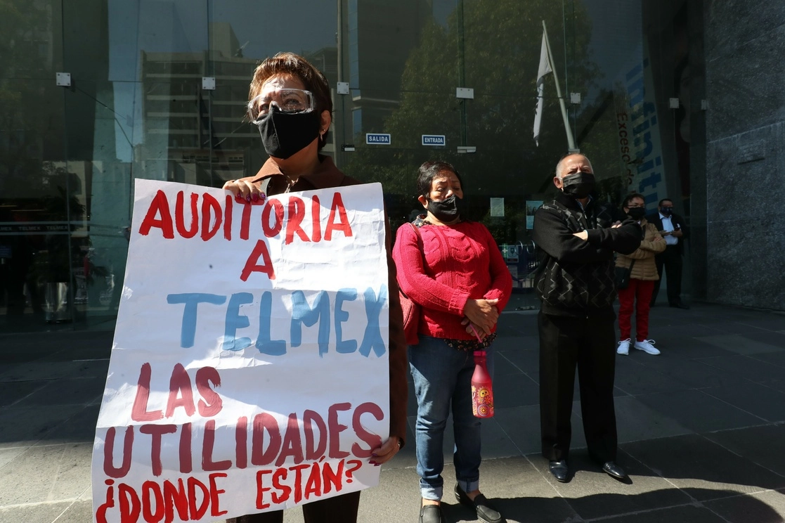 Trabajadores del sindicato de telefonistas realizaron un paro laboral de 24 horas que inició este miércoles. Foto Luis Castillo