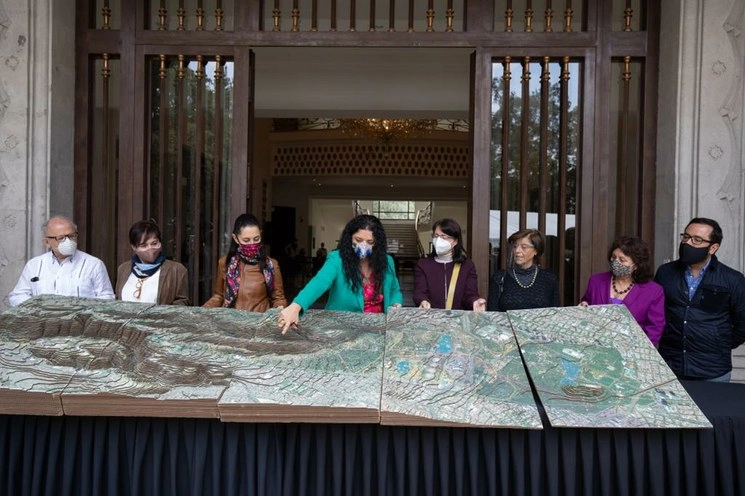 La Jefa de Gobierno de la Ciudad de México, Claudia Sheinbaum; y la secretaria de Cultura federal, Alejandra Frausto, en el evento Bosque de Chapultepec: Naturaleza y Cultura Avances de un Proyecto en Construcción, realizado en el Complejo Cultural Los Pinos, el pasado 9 de agosto. Foto Pablo Ramos