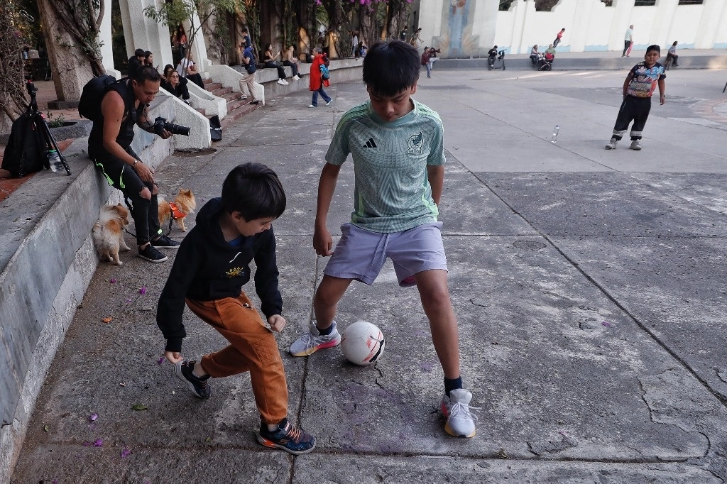 Un total de 10 millones 703 mil 505 menores de 3 a 17 años participaron en la décima Consulta Infantil y Juvenil 2024, realizada el mes de noviembre. Foto Marco Peláez / Archivo