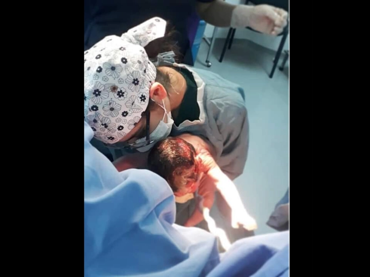 Los pasantes qué voluntariamente decidan permanecer en las sedes hospitalarias deberán contar con la capacitación necesaria sobre los mecanismos de protección y cuidado a las personas con Covid-19. Foto especial / La Jornada