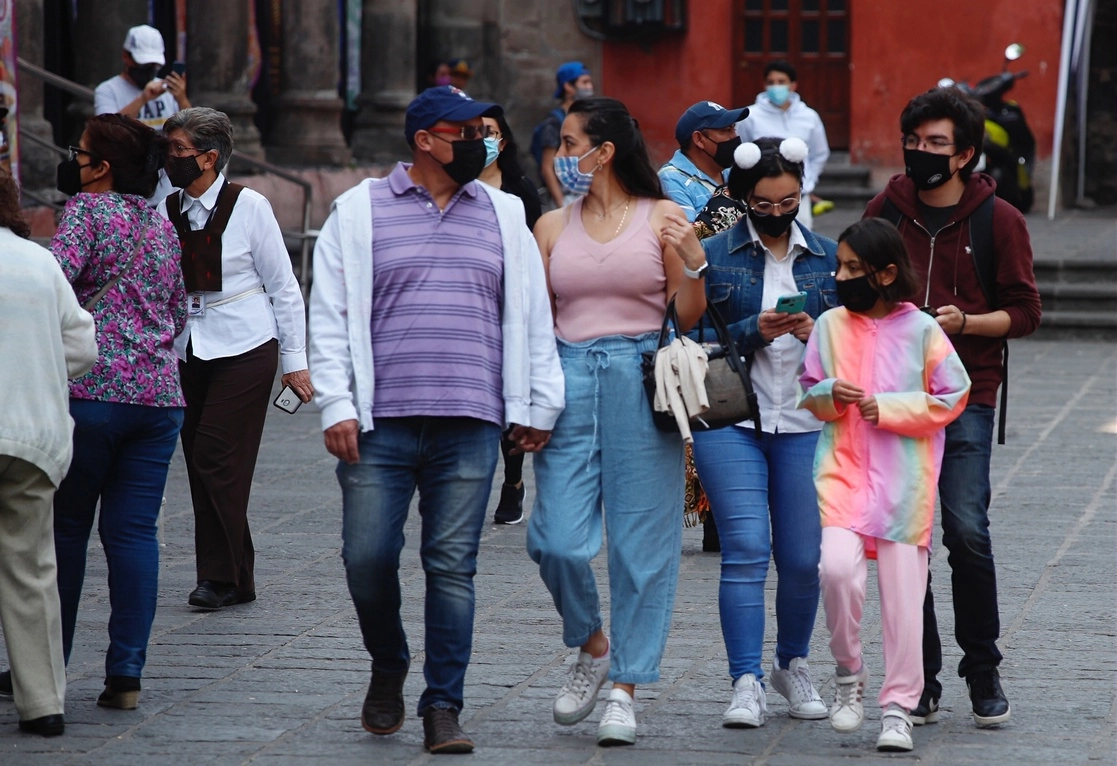 Una familia de paseo en Coyoacán. Foto Cristina Rodríguez