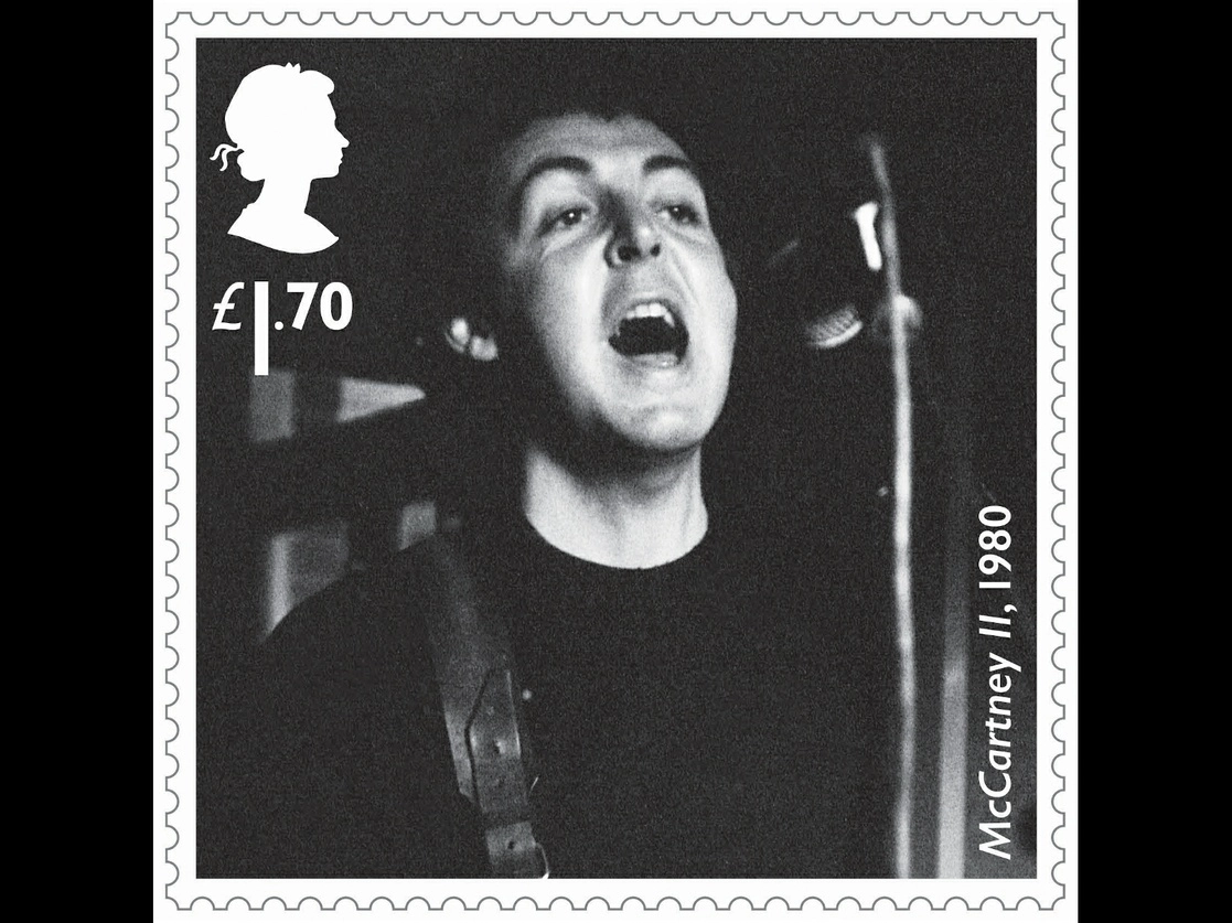 Uno de los 12 sellos que lanza el Royal Mail para homenajear al cantante y compositor Paul McCartney que saldrán a la venta a finales de este mes. Foto Royal Mail vía Ap