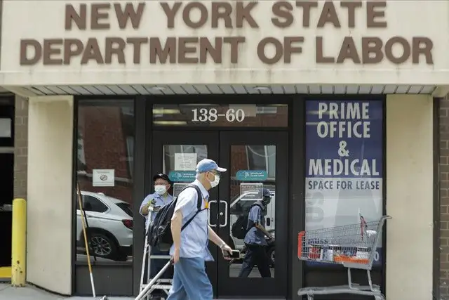Oficina del Departamento de Trabajo en Nueva York, en el distrito de Queens. Foto Ap / Archivo