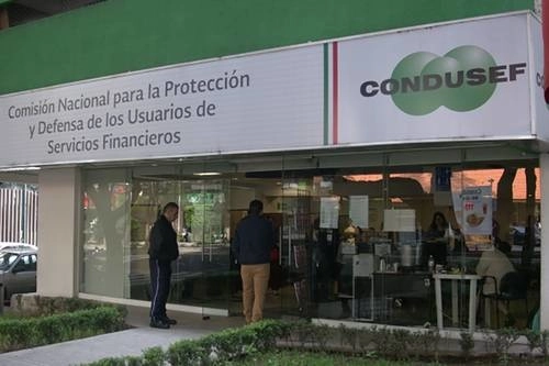 Para librar la cuesta de enero, la Condusef recomendó al público solicitar un préstamo a las abuelitas o a las tías, ya que estas personas no cobran intereses como lo hacen las instituciones financieras. Foto ‘La Jornada’ / Archivo